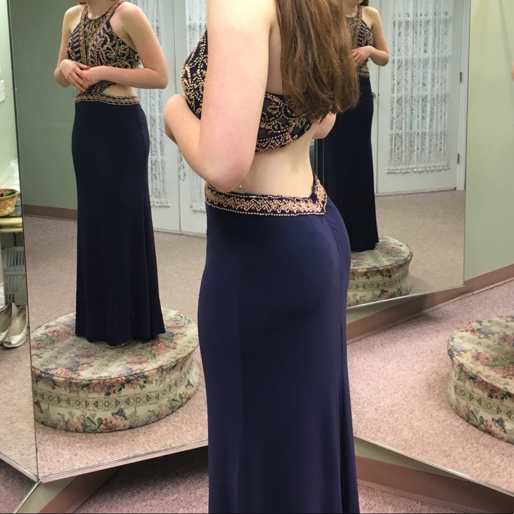 Prom Dress - Picture 1 of 5